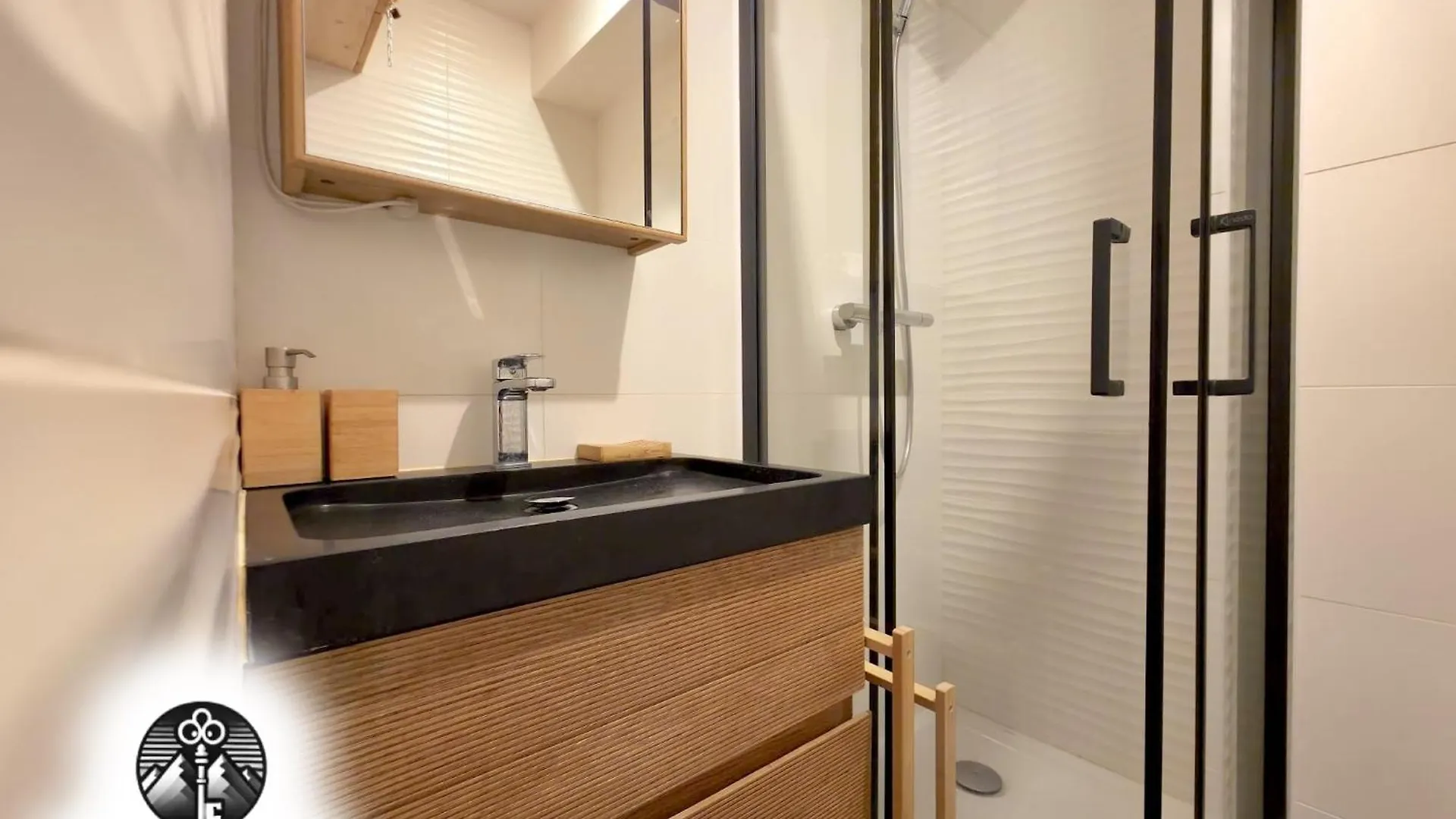 Renove - Cosy & Idealement Situe - Coup De Coeur Alpe dʼHuez 0*,  France